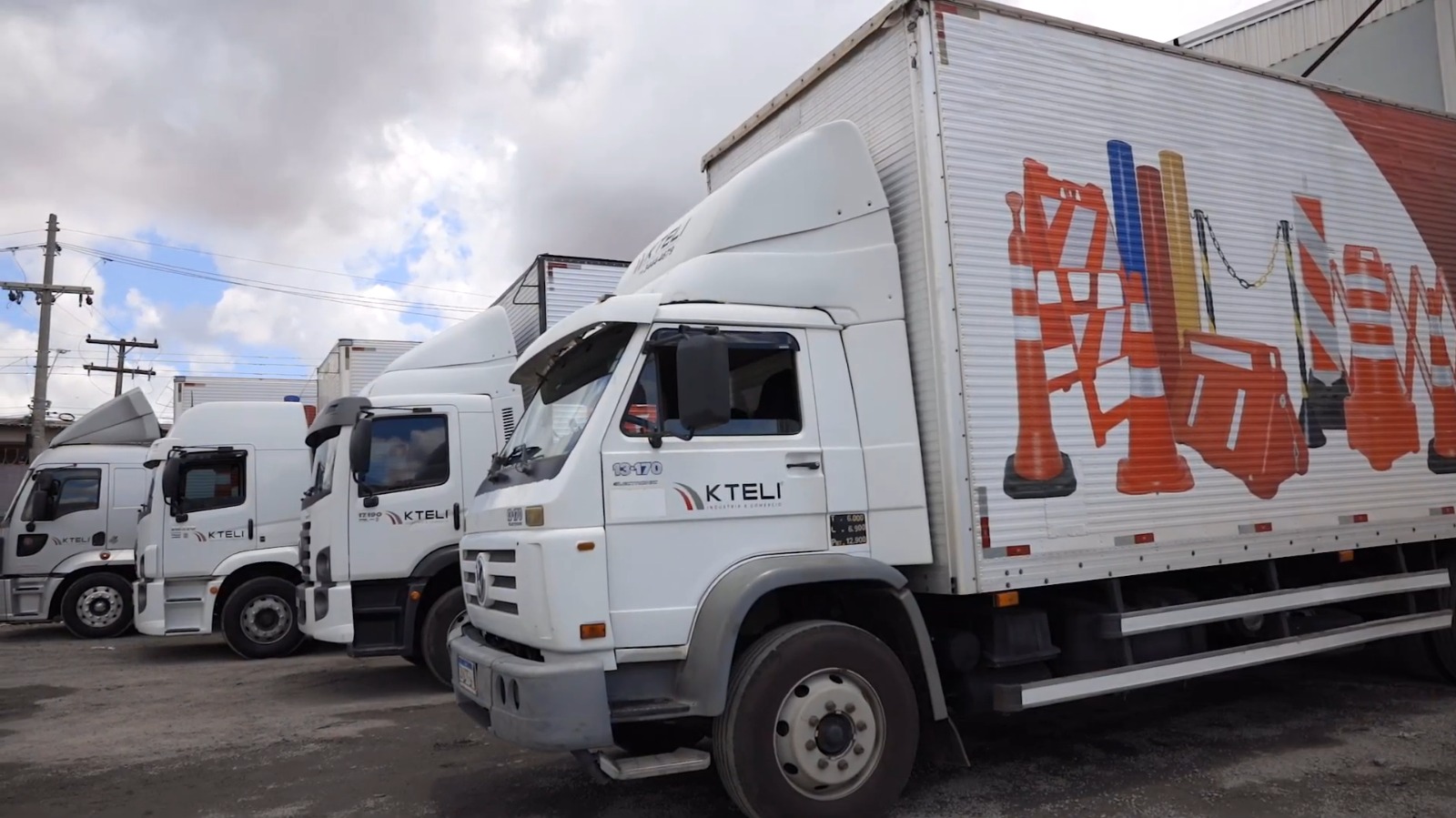 Frota de caminhões KTELI