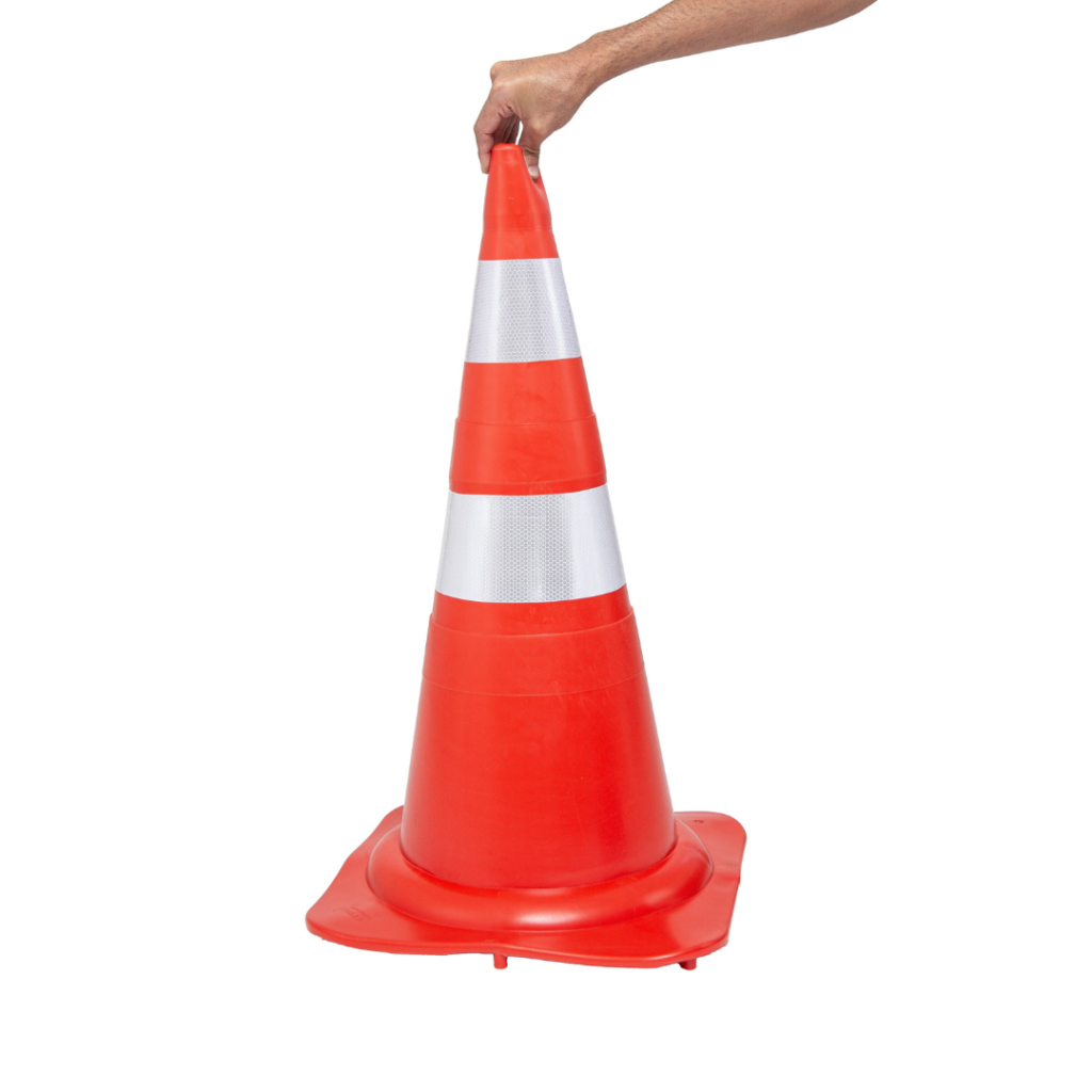 Foto mostrando que o topo do cone é flexível, assim como todo seu corpo
